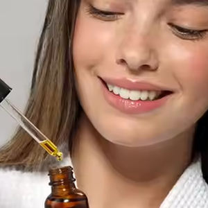 Suero <span class=keywords><strong>de</strong></span> aceite esencial para el cuidado del cuerpo, aceite esencial <span class=keywords><strong>de</strong></span> palisandro orgánico puro vegano libre <span class=keywords><strong>de</strong></span> crueldad, prensado en frío a granel para el cabello <span class=keywords><strong>de</strong></span> <span class=keywords><strong>la</strong></span> cara, venta al por mayor - Product Image 4