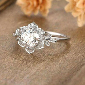 Anello di Diamanti F1490 in Oro Bianco, Taglio Brillante Naturale Rotondo, Colore D, Gioiello da Donna per Fidanzamento - Product Image 2