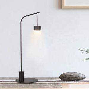 Lámparas de mesa LED decorativas modernas para dormitorio, lámpara de escritorio negra, sala de estar nórdica moderna para lámpara de mesa, hogar, dormitorio, Hotel - Product Image 1