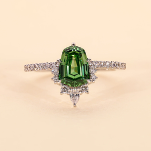 แหวนเพชรทรงชิลด์คัท 2.18 กะรัต VS1 เพชรเลี้ยงในห้องปฏิบัติการ ประดับทองคำขาว 14K สำหรับผู้หญิง ดีไซน์ที่ได้รับแรงบันดาลใจจากธรรมชาติ เหมาะสำหรับวันครบรอบ/วันแต่งงาน - Product Image 5