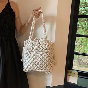Bolso <span class=keywords><strong>de</strong></span> mano <span class=keywords><strong>de</strong></span> <span class=keywords><strong>ganchillo</strong></span> <span class=keywords><strong>de</strong></span> algodón con borlas, nuevo y moderno, para verano, con dos asas, portátil, <span class=keywords><strong>de</strong></span> malla, para mujer, para la playa y vacaciones, venta al por mayor - Product Image 3