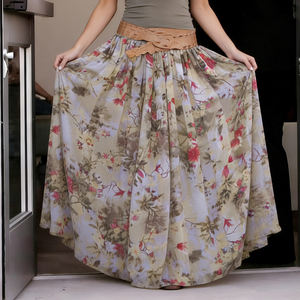 กระโปรงยาวทรงวินเทจพิมพ์ลายดอกไม้สไตล์รีสอร์ท เนื้อผ้าตาข่ายเอวต่ำ สีตัดกัน ดีไซน์พลิ้วไหว - Product Image 2