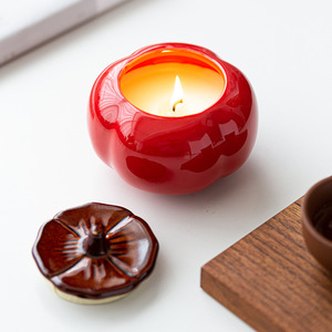 Pot à <span class=keywords><strong>bougie</strong></span> en céramique Qianrui en forme de kaki avec couvercle, fait main, <span class=keywords><strong>pour</strong></span> table, chambre à coucher, favorise le sommeil, prix d'usine - Product Image 1