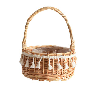 New trendy tassel hand-held flower <b>basket</b> packaging for fresh flowers, handmade rattan floral arrangement gifts, straw woven - Product Image 3