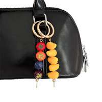 Kleurrijke hars fruit sleutelhanger aardbei perzik persimmon bosbes schattig tas charme hanger voor dames tasdecoratie