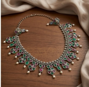 DIVYORO Ensemble de collier bicolore rose et vert avec pierres, finition oxydée, parure de bijoux élégante de créateur avec boucles d'oreilles - Product Image 2