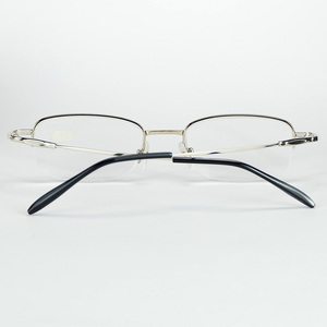 <span class=keywords><strong>Gafas</strong></span> <span class=keywords><strong>de</strong></span> <span class=keywords><strong>lectura</strong></span> <span class=keywords><strong>de</strong></span> medio MARCO <span class=keywords><strong>DE</strong></span> Metal delgadas para mujer <span class=keywords><strong>de</strong></span> alta <span class=keywords><strong>calidad</strong></span>, <span class=keywords><strong>gafas</strong></span> <span class=keywords><strong>de</strong></span> hipermetropía <span class=keywords><strong>de</strong></span> <span class=keywords><strong>buena</strong></span> <span class=keywords><strong>calidad</strong></span> con características inteligentes hechas <span class=keywords><strong>de</strong></span> aleación - Product Image 5
