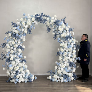 Arco de Flores Artificiales Hecho a Mano - Decoración para Bodas y Navidad, Color Personalizable - Product Image 1