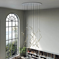 Lustre LED moderne à tubes métalliques longs, suspendu en croix, à plusieurs niveaux, pour plafonds hauts et escaliers