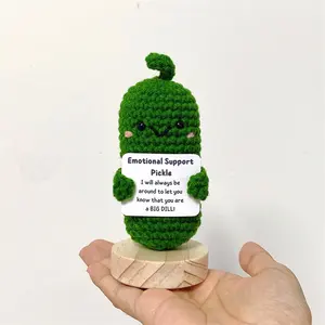 Texte personnalisé soutien émotionnel cornichon crochet jouet fait à la main cadeau de Noël crochet concombre avec affirmation positive