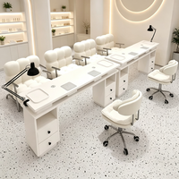Meubles de salon de beauté modernes en promotion : table de manucure simple ou double en bois avec lampe à ongles