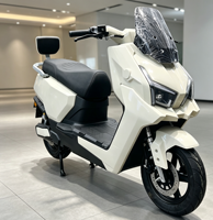 Moto électrique sur mesure avec siège ergonomique et maniabilité précise pour une conduite longue durée sans fatigue