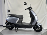 AIMANDI M13 Moto électrique haute vitesse 72V 1000W Pneus pneumatiques doubles 3.00-10 Phares LED Port de charge USB 40-80 km/h Max