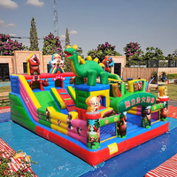 Château gonflable à thème de dessin animé, toboggan aquatique à double piste, mur d'escalade, matériau PVC écologique de haute qualité