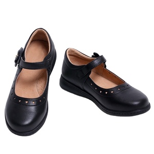 <span class=keywords><strong>Scarpe</strong></span> Mary Jane Personalizzate <span class=keywords><strong>per</strong></span> Bambine in Pelle Nera con Ritagli a Cuore e Chiusura in Velcro, Ideali <span class=keywords><strong>per</strong></span> Uniforme Scolastica, Feste e Uso Quotidiano - Product Image 2