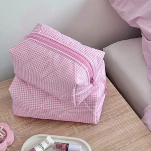 Esta bolsa de cosméticos a cuadros de estilo japonés y coreano, una bolsa de aseo femenina con gran capacidad y cremallera rosa, es muy popular. - Product Image 2