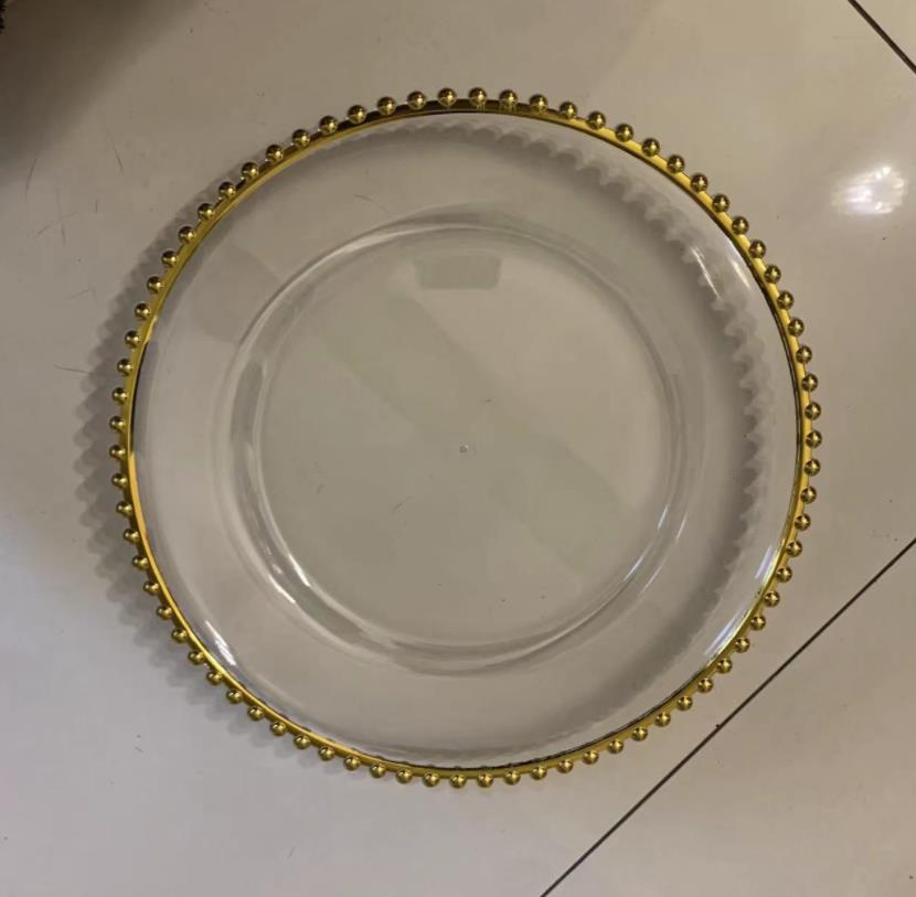 Clair avec une perle à bordure dorée