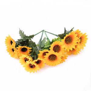 18 Forchette Decorative a Forma di Margherita Gialla in Plastica, Fiore di Girasole - Product Image 3