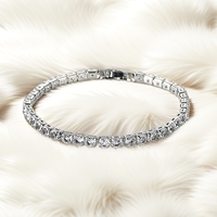 Bracelet Tennis en Zircon Mode Whoselase, Argenté, avec Pierres Carrées Blanches Scintillantes en CZ, Bijou de Mariage pour Femmes et Filles, Idéal Cadeau