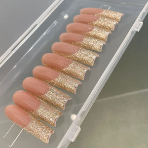 Nouvelle Collection : Faux Ongles à Coller en Acrylique Faits Main, Couverture Complète Extra Longue, Forme Cercueil Scintillante, 10 Pièces Pré-conçues - Product Image 1