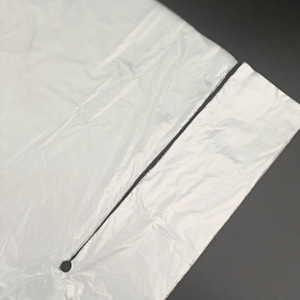 Capa de Peluquería Desechable de Plástico 90x130cm, Delantal de Salón para Tinte y Permanente del Cabello, 50 Hojas/Paquete, Hecho en China - Product Image 2