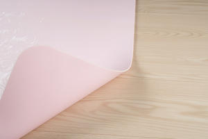 بساط كرسي من البلاستيك الوردي بتصميم ثلاثي الأبعاد عصري، غير قابل للانزلاق، قابل للغسل، سهل الانزلاق للكراسي، واقي أرضيات متعدد الأغراض للمنزل والمكتب - Product Image 5