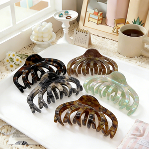 مشبك شعر كوري جديد متدرج اللون من الأسيتات بتصميم عتيق أنيق 13 سم مشبك على شكل سمكة القرش عالي الجودة إكسسوار شعر راقي - Product Image 1