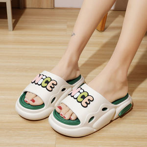 Pantoufles de plage avec logo personnalisé pour femmes et <span class=keywords><strong>hommes</strong></span> Sandales d'été avec semelle à deux couches en EVA imperméable et durable - Product Image 4