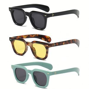 แว่นกันแดดทรงเหลี่ยมสไตล์พังก์ รุ่นโลโก้คัสตอม 2025 แฟชั่นย้อนยุค ประดับหมุด ป้องกันรังสียูวี 400 สำหรับผู้ชายและผู้หญิง - Product Image 1