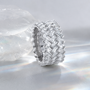 Anello a Mezza Fascia con Design a T, Anello Semplice da Dito per Donne - Product Image 5