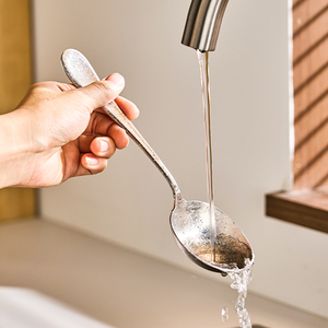 Cuchara de Sopa Moderna de Titanio Puro Plateada en Plata, con Mango Largo, Capacidad de 20 ml, Apta para Lavavajillas, para Uso Doméstico - Product Image 2