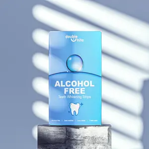 تلميع الأسنان ، شرائط خالية من الكحول بشعار خاص من الشركة المصنعة لمنتجات تبييض الأسنان لإزالة البقع