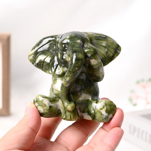 Venta al por Mayor de Tallados de Animales en Cristal de Piedra Natural Curativa, Tallados de Elefantes en Cristal de Jade Hsiuyen para Decoración de Escritorio - Product Image 6