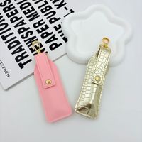 Petit porte-rouge à lèvres en cuir PU avec logo personnalisé - Pochette pliable et durable pour baume à lèvres et stick réparateur