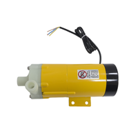 Pompe à eau en plastique PVDF de qualité industrielle 65/90W Mini pompe à entraînement magnétique résistante à la Corrosion pour la gravure de PCB