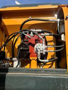 Excavatrice sur pneus Hyundai d'occasion 210W-9T/210W-7/220LC-9/305LC-9 avec moteur Cummins, boîte de vitesses, pompe PLC et roulement (2022) - Product Image 2