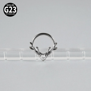 Anneau segmenté pour <span class=keywords><strong>nez</strong></span> et oreille en titane G23 avec motif bois <span class=keywords><strong>de</strong></span> cerf et zircone cubique |   Bijoux <span class=keywords><strong>de</strong></span> piercing inspirés <span class=keywords><strong>de</strong></span> la nature pour les studios et les magasins <span class=keywords><strong>de</strong></span> détail - Product Image 3