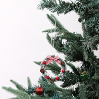 JQCrossBorder Mini-Weihnachtskranz Grüner Rankenring mit Tannenzapfen, Schleifenband, Kugeln & weißen Schneeflocken-Dekorationen für den Großhandel