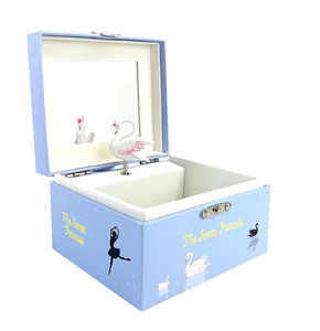 Caja Musical Giratoria con Diseño de Cisne Romántico YIYU, de Papel Ecológico, con Espejo, para Guardar Joyas, Regalo Personalizado para Niñas - Product Image 1