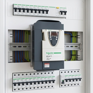 Convertisseur de fréquence d'origine neuf ATV71HU75N4Z 7,5 kW 3 phases VFD 400 V à fréquence variable en stock - Product Image 3