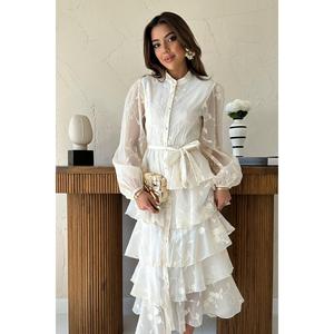 Elegante Vestido de Gasa Beige con Capas y Bordado Floral, Corte en A, Cuello Redondo, con Cinturón, Vestido de Novia - Product Image 3
