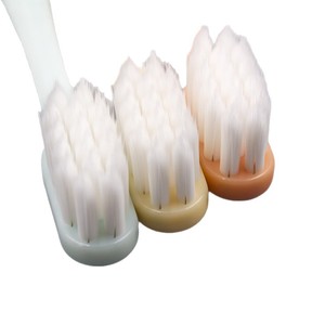 แปรงสีฟันออกแบบพิเศษ ขนแปรงไนลอนนุ่ม ด้ามจับสีเดียวเรียบง่าย สำหรับใช้ในบ้าน แปรงสีฟันแบบใช้มือสำหรับผู้ใหญ่ - Product Image 4