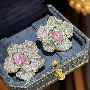 Orecchini a Perno con Fiore in Oro Bianco e Quarzo Rosa, Montatura in Argento 925, Gioielli Romantici da Donna per Feste - Product Image 3