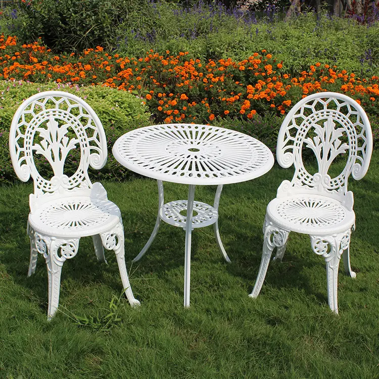 طاولة وكرسي من الألومنيوم المصبوب في الهواء الطلق من الحديد المطاوع مجموعة فناء الحديقة الترفيهية في الهواء الطلق