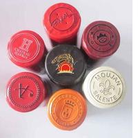 Capsule en aluminium rétractable pour spiritueux et vins de marque premium, facile à décoller, bord lisse, gaufrage supérieur, couleur et logo personnalisables