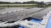 Système solaire flottant pour lac océan énergie solaire HDPE ponton flottant maison lac flotteur système d'énergie solaire