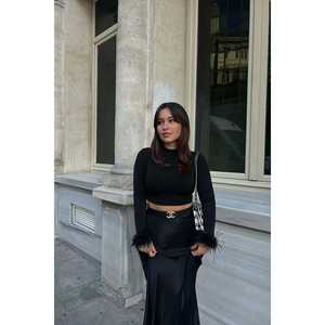 Chemisier chic noir Genji pour femmes, en satin tricoté à carreaux, avec décoration en dentelle vintage, col à nœud, style formel vintage pour l'automne et le printemps - Product Image 2