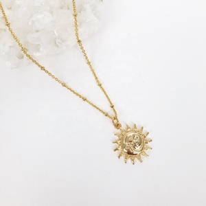 <span class=keywords><strong>2022</strong></span> à la mode minimaliste 18K plaqué or collier en acier inoxydable délicat lune et soleil lien chaîne maman cadeau pour <span class=keywords><strong>les</strong></span> femmes - Product Image 3