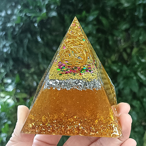 คริสตัลเพิร์พล ไพราไมด์ ออร์นาเมนต์ สีทองซิทริน เรซิ่นอีพ็อกซี่ งานฝีมือทำมือ ของตกแต่งบ้าน ของขวัญตั้งโต๊ะ - Product Image 4