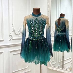 Vestido de Patinaje Artístico para Niñas, Color Verde Oscuro, Manga Larga, con Pedrería, Traje de Competición Personalizado, Vestido de Actuación de Patinaje sobre Hielo - Product Image 3